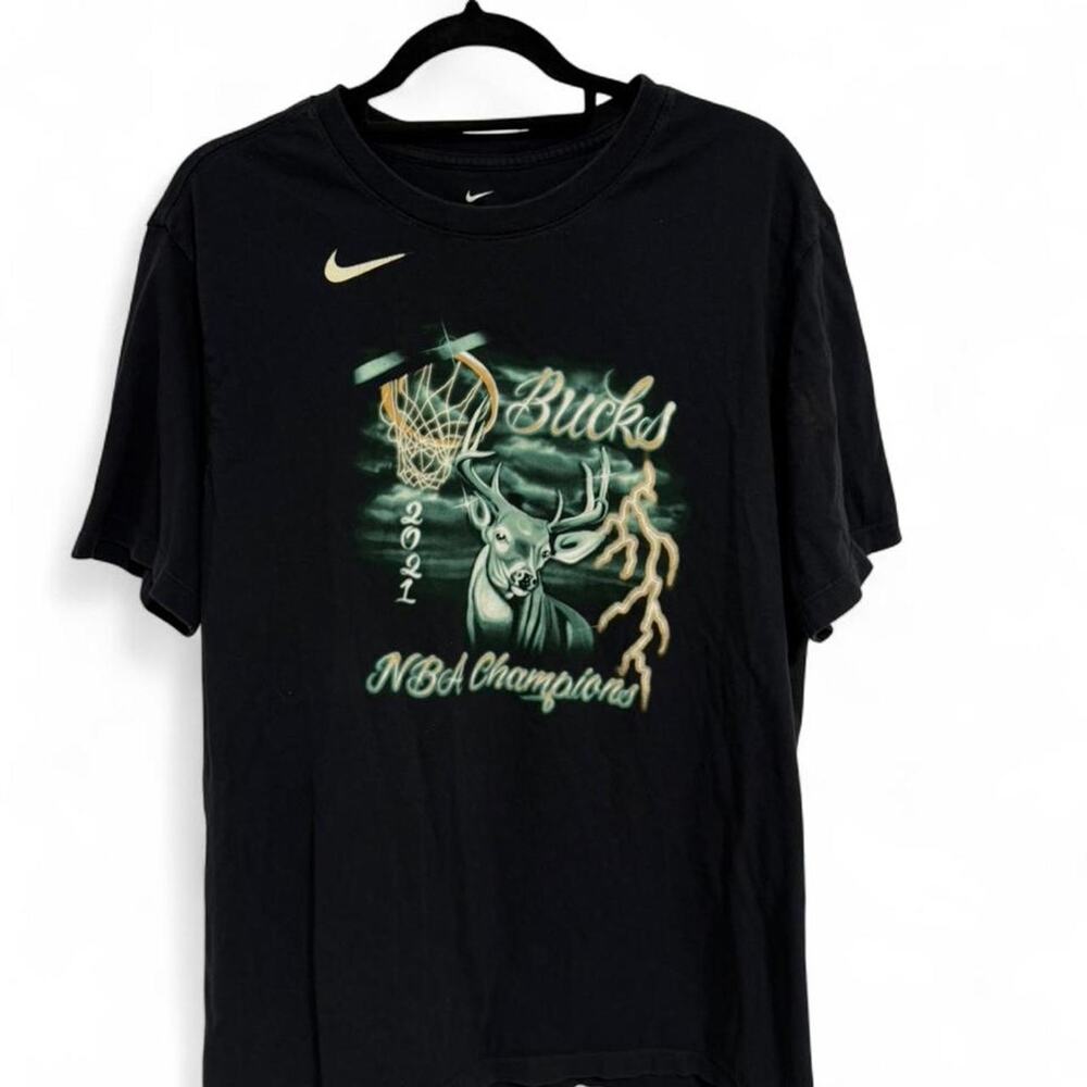 Nike black Milwaukee Bucks 2021 NBA Champions T-Shirt Size XL